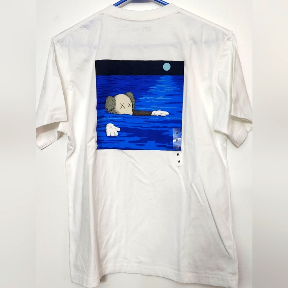 Uniqlo x KAWS T-SHIRT (Japan)